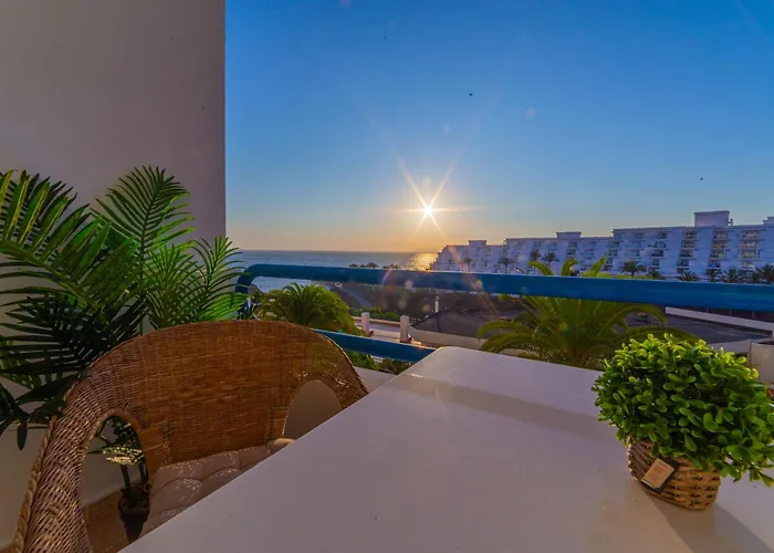 Sunset Escape No Swimming Pool Available * Playa Paraiso (Tenerife)